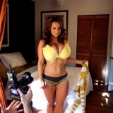 sarah-yellowglow-BTS-set1-01